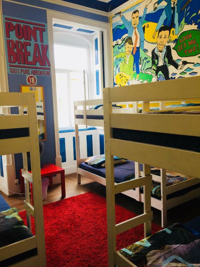 The Paintshop Hostel Фигейра-да-Фош Экстерьер фото